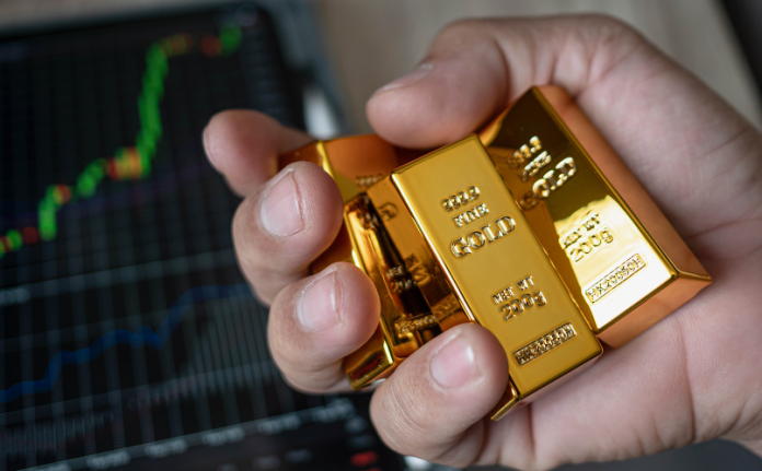 How Fluctuations in Gold Prices Affect Your Investments