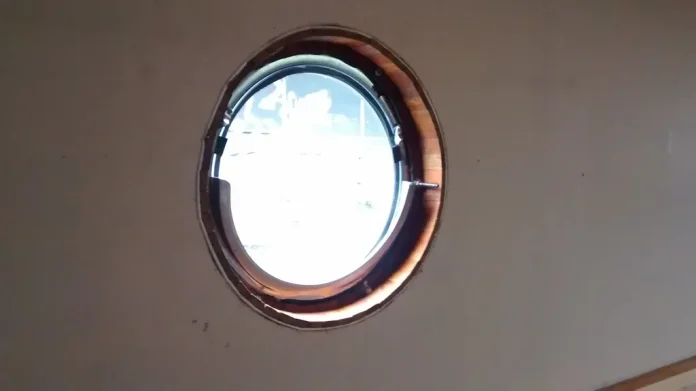 Wooden porthole